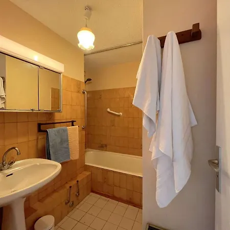2 Pieces Avec Mezzanine, Terrasse Et Parking, A 500m De La - - Fr-1-226a-42 Apartment Frejus