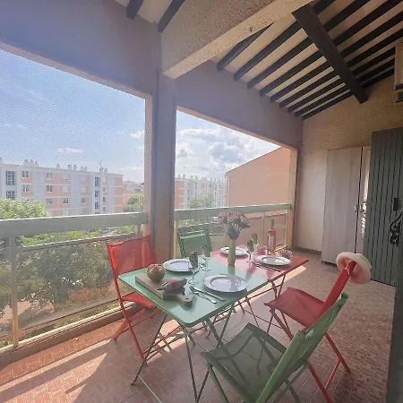 Apartment 2 Pieces Avec Mezzanine, Terrasse Et Parking, A 500m De La - - Fr-1-226a-42