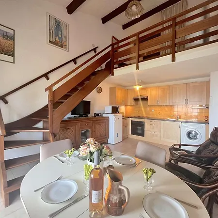 2 Pieces Avec Mezzanine, Terrasse Et Parking, A 500m De La - - Fr-1-226a-42 Apartment *